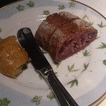 オーグードゥジュール ヌーヴェルエール - カシスのパン