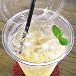 ボンサイ カフェ - 自家製レモネード（アイス）