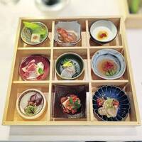 MOSS CROSS TOKYO - シグニチャー "プティタプティ" 9つの豆皿料理