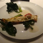 タラバガニのブルギニョン、縮みほうれん草添え