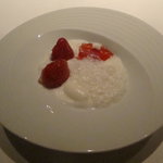 フロリレージュ - 苺のムースとジュレ