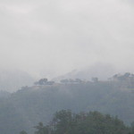 まさゆめさかゆめ - 帰りに立ち寄った竹田城跡は雨でけむってました。