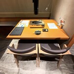 焼肉くるみ - ☆デートや会食向きのテーブル席☆