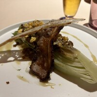 ステーキハウス ウイスキーノヴァ - レタスが思いの外大きくて食べ応えあります