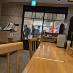 玄米食堂 あえん - 外からよく見えるという事は中からもよく見えます。