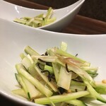 山海倶楽部 - セロリの塩昆布和え