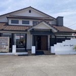 cafe&diner Foglia - 11時過ぎというのに駐車場はもう一杯。