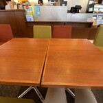 上島珈琲店 - テーブル席