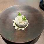 nôtori - モチグサ（よもぎ）玄米とモチグサのクリーム 山梨の熟成バナナの香りをつけたクリーム 米のパフ ホワイトチョコのパウダー