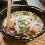 旅篭 - 紅茶鴨とゴボウの小鍋 1320円　お出汁うま♡