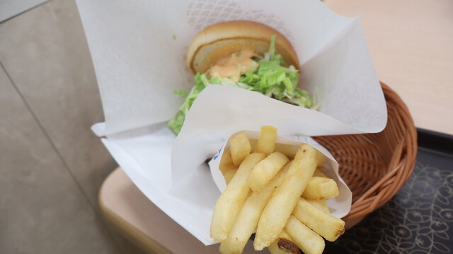 Mos Burger Shimachu Adachi Kodai Ten