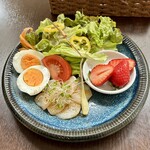 バルバルキッチンアメリ - サラダランチ：帆立のカルパッチョ＆フルーツ(¥1,200)