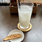 バルバルキッチンアメリ - カルピス(¥200)