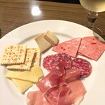 【生ハム盛り合わせ】