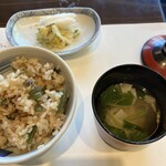 梅の花 - ご飯と汁物、香の物