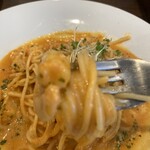 cafe&diner Foglia - 半分折り返しで交換です。こちらはエビクリーム、お味は濃厚です。