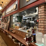 ワイン食堂 旅する子ブタ 渋谷ヒカリエ店 - 