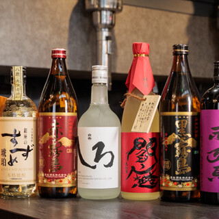 工場直送の生ビールやマッコリはじめ、魅力的なお酒が勢揃い