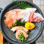 はまさき村 - 刺身の盛り合わせ（タイ・サ－モン・タイの肝）