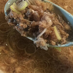 麺屋 丸福 - 底にたっぷりと挽肉も