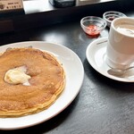 港屋珈琲 - 料理写真:モーニングセット(パンケーキ)