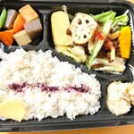 まっすぐ弁当 - 肉みそのせ野菜炒めの日替わり弁当
