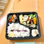 まっすぐ弁当 - 肉みそのせ野菜炒めの日替わり弁当