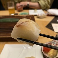 ダイナミックキッチン＆バー 響 中之島フェスティバルプラザ店 - 鯵の押し寿司