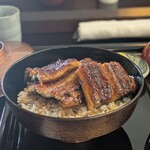 炭焼うなぎ あおいや - うな丼は食べやすい