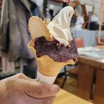 鈴ひろ庵 - 母はあずきソフトクリーム(450円)