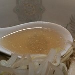 Seikourou - 鶏ガラ醤油味のいわゆる中華料理店によくあるスープは中華独特の香辛料の味がするので好みの別れるところでしょう