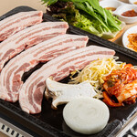 潤ちゃん - 料理写真:サムギョプサル