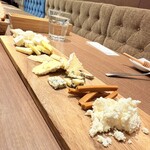 チーズと生はちみつ BeNe 梅田NU茶屋町 - 