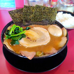 家系ラーメン たつ家 - 