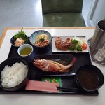 松幸 - メニューを拝見しても
ランチは1種類だけなので

●日替わりランチ　900円

●アイスコーヒー　＋100 円

合計　1,000円　を注文してみた