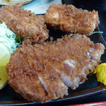 とんかつせり沢 - 日替定食の揚げ物（ロースカツとチーズ入りヒレカツとチキンカツ）