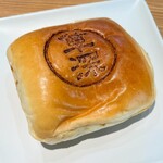 デイリーヤマザキ - 料理写真:贅沢な小倉あんぱん 205円
（ホイップ入り）