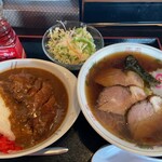 ごはん屋 花りん - 唐揚げカレー ハーフ＋チャーシューめん
