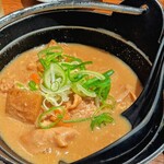 居酒屋燃えた うらめし屋 - モツ煮込（食べ放題）