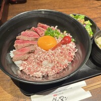 馬刺しと焼き鳥 グルマン三年坂 - 
