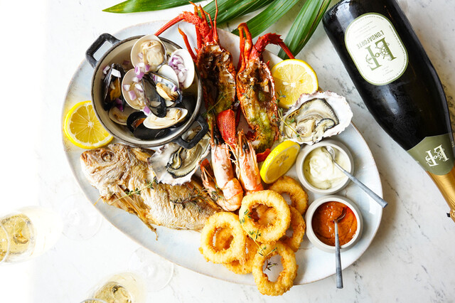 COLONIAL BEACH 横浜ハンマーヘッドのご予約 - 馬車道