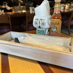 LAS DOS CARAS MODERN MEXICANO Y TACOS - 