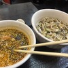 なぜ蕎麦にラー油を入れるのか。 新橋店