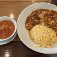 個室中華 頤和園 溜池山王店 - 麻婆炒飯