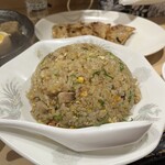 餃子とお酒の店屋 全包 - アテ炒飯として酒がススム〜