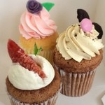 Cup cake 3rd Street - 悪くはないけどまた食べたいとは思わないな。場所柄仕方ないのかも知れないけど、ちょっと高い気も…