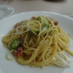 スモーク紅鮭とオクラのアーリオオーリオ