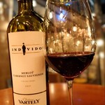 バル・バロッサ - モルドバ インディヴィド・メルロ・カベルネ・ソーヴィニヨン (グラス) (850円)