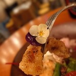 バル・バロッサ - 前菜 (三重産天然真鯛と新玉ねぎのエスカべチェ)