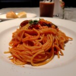 Trattoria AQUA - 料理写真:ナスとベーコンのトマトソースパスタ1210円